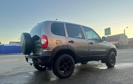 Chevrolet Niva I рестайлинг, 2017 год, 770 000 рублей, 3 фотография