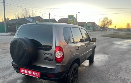 Chevrolet Niva I рестайлинг, 2017 год, 770 000 рублей, 4 фотография