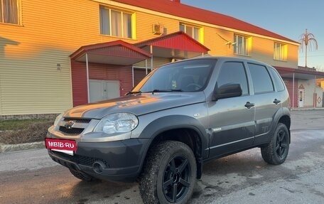 Chevrolet Niva I рестайлинг, 2017 год, 770 000 рублей, 9 фотография
