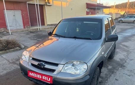 Chevrolet Niva I рестайлинг, 2017 год, 770 000 рублей, 8 фотография