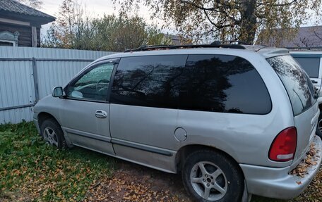 Dodge Caravan III, 2000 год, 350 000 рублей, 1 фотография