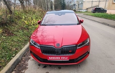 Skoda Superb III рестайлинг, 2020 год, 3 200 000 рублей, 1 фотография