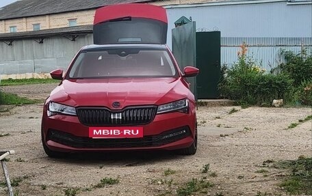 Skoda Superb III рестайлинг, 2020 год, 3 200 000 рублей, 12 фотография