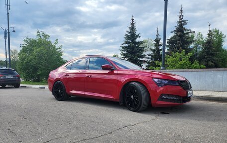 Skoda Superb III рестайлинг, 2020 год, 3 200 000 рублей, 20 фотография