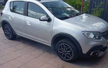 Renault Sandero II рестайлинг, 2020 год, 1 050 000 рублей, 3 фотография