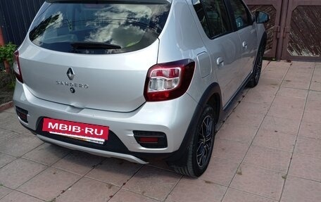 Renault Sandero II рестайлинг, 2020 год, 1 050 000 рублей, 2 фотография