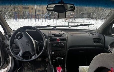 Nissan Maxima VIII, 2001 год, 250 000 рублей, 11 фотография