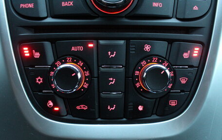 Opel Astra J, 2013 год, 1 200 000 рублей, 14 фотография