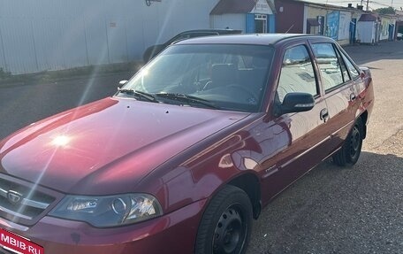 Daewoo Nexia I рестайлинг, 2012 год, 260 000 рублей, 24 фотография