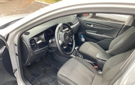 KIA Rio IV, 2018 год, 950 000 рублей, 6 фотография