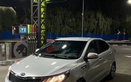 KIA Rio III рестайлинг, 2016 год, 835 000 рублей, 4 фотография