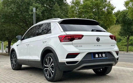 Volkswagen T-Roc I, 2021 год, 1 300 000 рублей, 5 фотография
