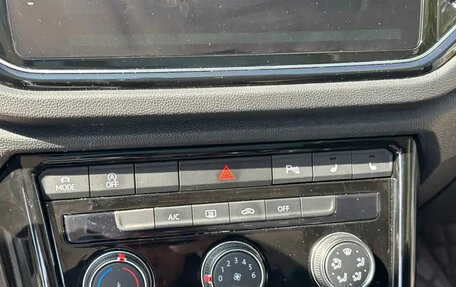 Volkswagen T-Roc I, 2021 год, 1 300 000 рублей, 14 фотография