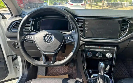 Volkswagen T-Roc I, 2021 год, 1 300 000 рублей, 10 фотография