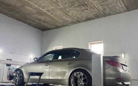 BMW 5 серия, 2003 год, 999 000 рублей, 9 фотография