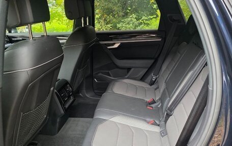 Volkswagen Touareg III, 2019 год, 5 990 000 рублей, 5 фотография