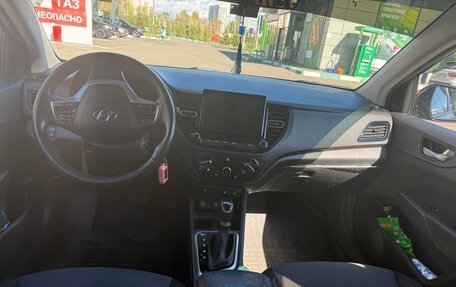 Hyundai Solaris II рестайлинг, 2021 год, 1 590 000 рублей, 10 фотография