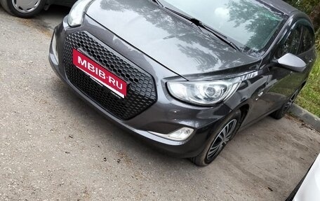 Hyundai Solaris II рестайлинг, 2012 год, 620 000 рублей, 1 фотография