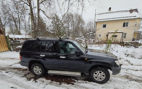 Toyota Land Cruiser 100 рестайлинг 2, 2003 год, 2 050 000 рублей, 3 фотография