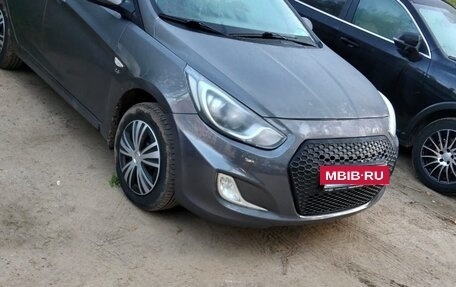 Hyundai Solaris II рестайлинг, 2012 год, 620 000 рублей, 3 фотография