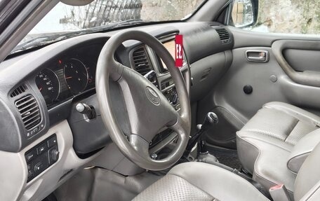 Toyota Land Cruiser 100 рестайлинг 2, 2003 год, 2 050 000 рублей, 5 фотография