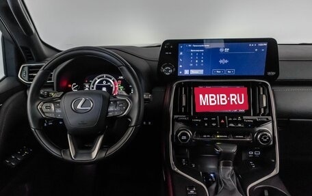 Lexus LX, 2024 год, 16 595 000 рублей, 28 фотография