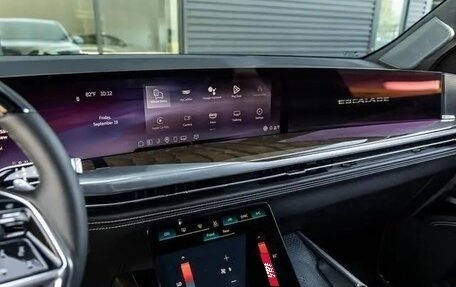 Cadillac Escalade V, 2025 год, 19 000 000 рублей, 18 фотография