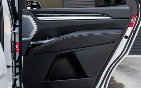 Cadillac Escalade V, 2025 год, 19 000 000 рублей, 25 фотография