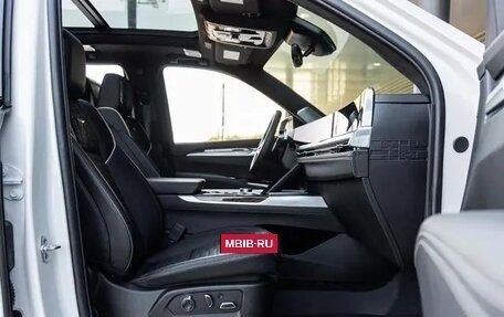 Cadillac Escalade V, 2025 год, 19 000 000 рублей, 26 фотография