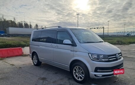 Volkswagen Caravelle T6 рестайлинг, 2016 год, 2 950 000 рублей, 2 фотография