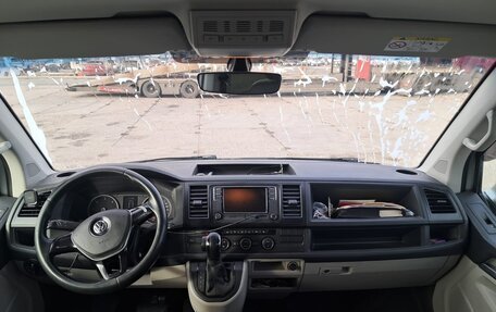 Volkswagen Caravelle T6 рестайлинг, 2016 год, 2 950 000 рублей, 5 фотография