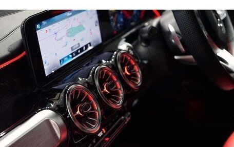 Mercedes-Benz GLB, 2021 год, 1 800 125 рублей, 31 фотография