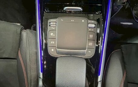 Mercedes-Benz GLB, 2022 год, 3 000 000 рублей, 14 фотография