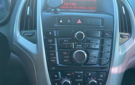 Opel Astra J, 2011 год, 555 000 рублей, 5 фотография