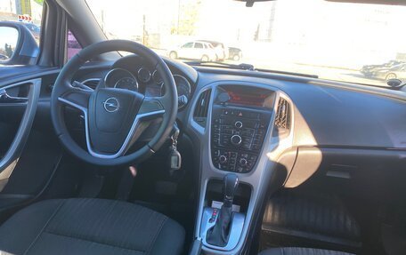 Opel Astra J, 2011 год, 555 000 рублей, 4 фотография