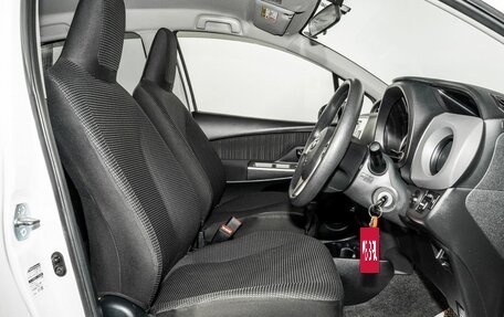 Toyota Vitz, 2015 год, 975 000 рублей, 5 фотография