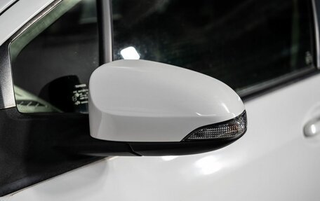 Toyota Vitz, 2015 год, 975 000 рублей, 18 фотография