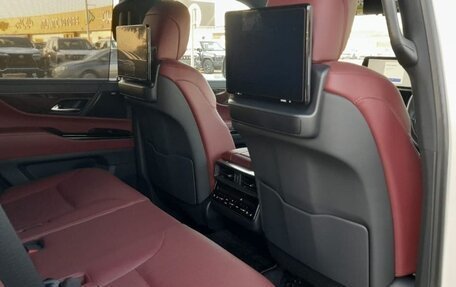 Lexus LX, 2025 год, 20 000 000 рублей, 25 фотография