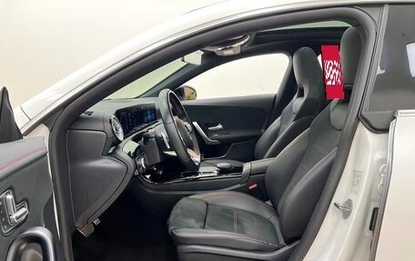 Mercedes-Benz CLA, 2022 год, 2 400 300 рублей, 13 фотография