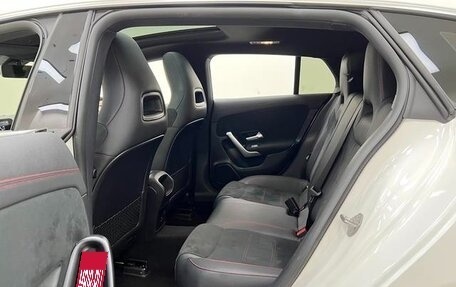 Mercedes-Benz CLA, 2022 год, 2 400 300 рублей, 12 фотография