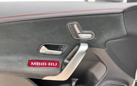 Mercedes-Benz CLA, 2022 год, 2 400 300 рублей, 15 фотография