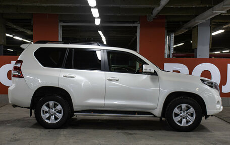 Toyota Land Cruiser Prado 150 рестайлинг 2, 2016 год, 3 549 000 рублей, 4 фотография