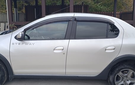 Renault Logan II, 2019 год, 1 099 000 рублей, 4 фотография