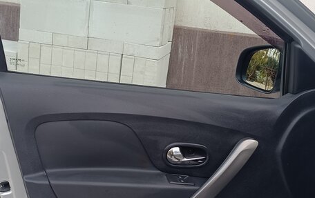 Renault Logan II, 2019 год, 1 099 000 рублей, 5 фотография