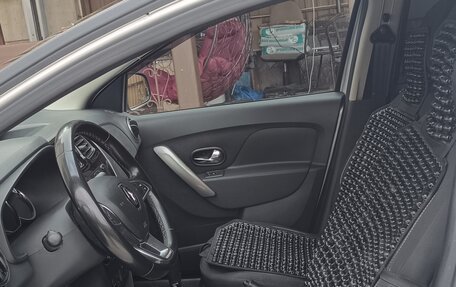 Renault Logan II, 2019 год, 1 099 000 рублей, 7 фотография