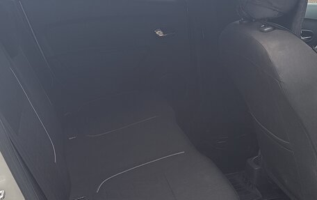 Renault Logan II, 2019 год, 1 099 000 рублей, 13 фотография