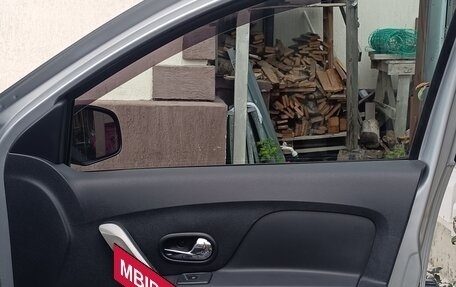 Renault Logan II, 2019 год, 1 099 000 рублей, 12 фотография