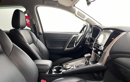 Mitsubishi Pajero Sport III рестайлинг, 2022 год, 4 120 000 рублей, 12 фотография