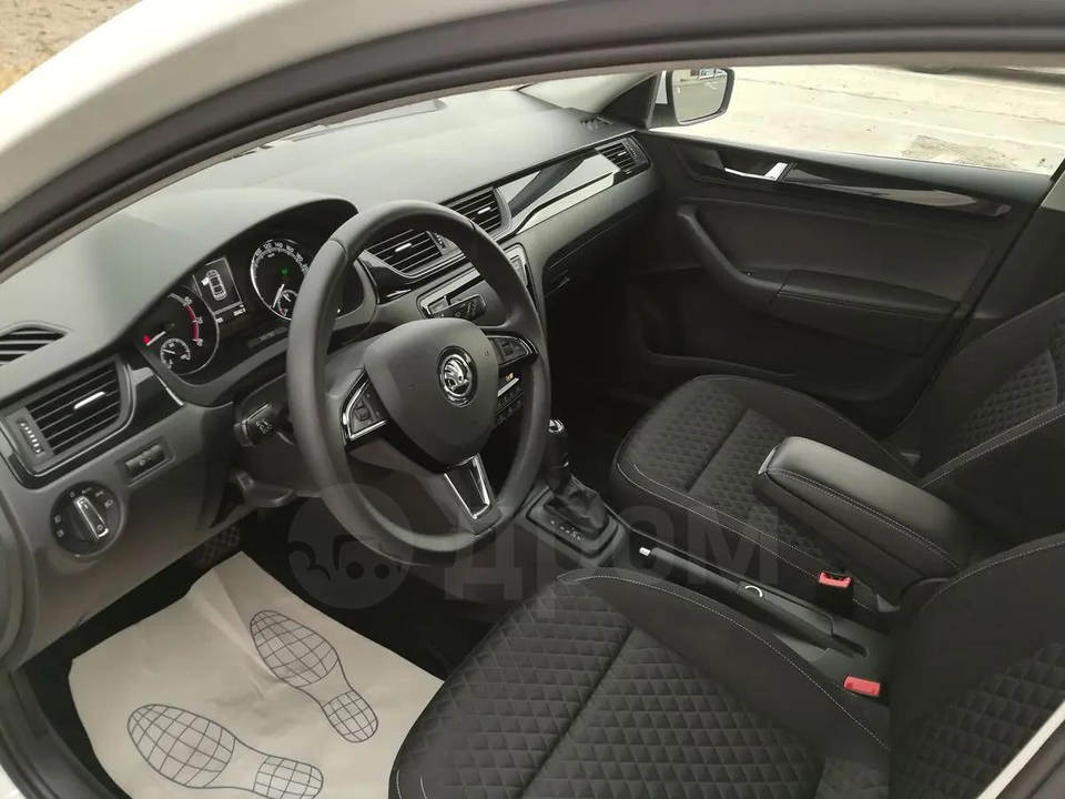 Skoda Rapid I, 2017 год, 900 000 рублей, 6 фотография