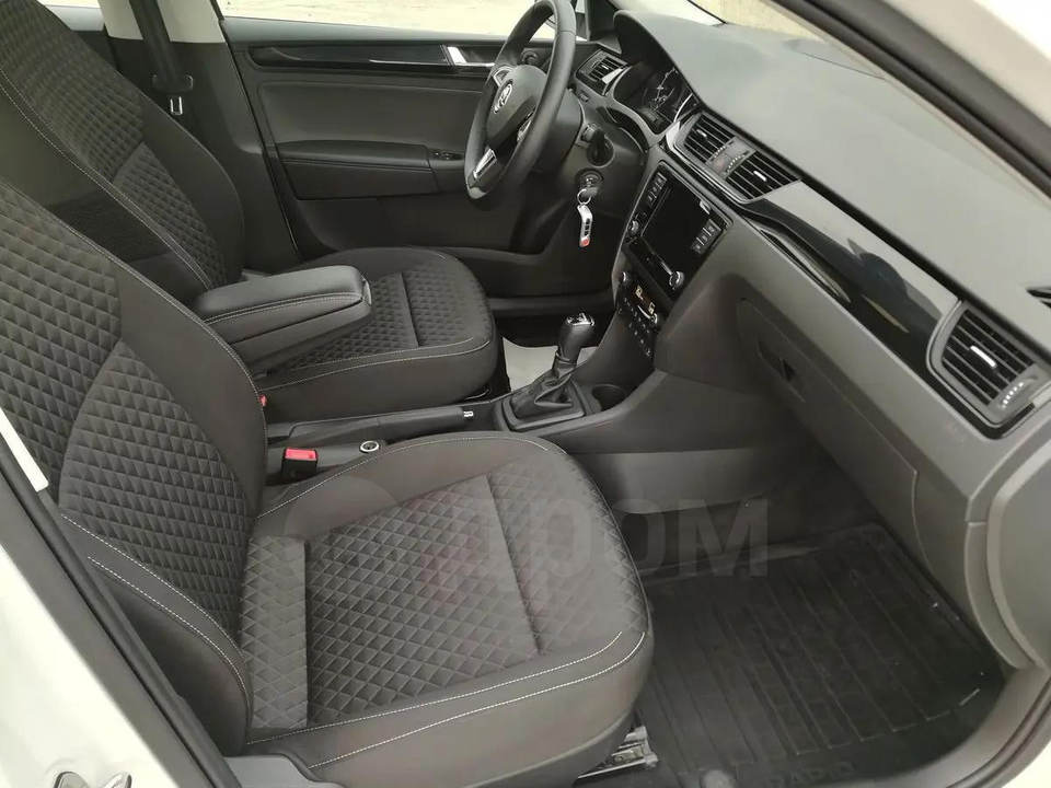 Skoda Rapid I, 2017 год, 900 000 рублей, 7 фотография